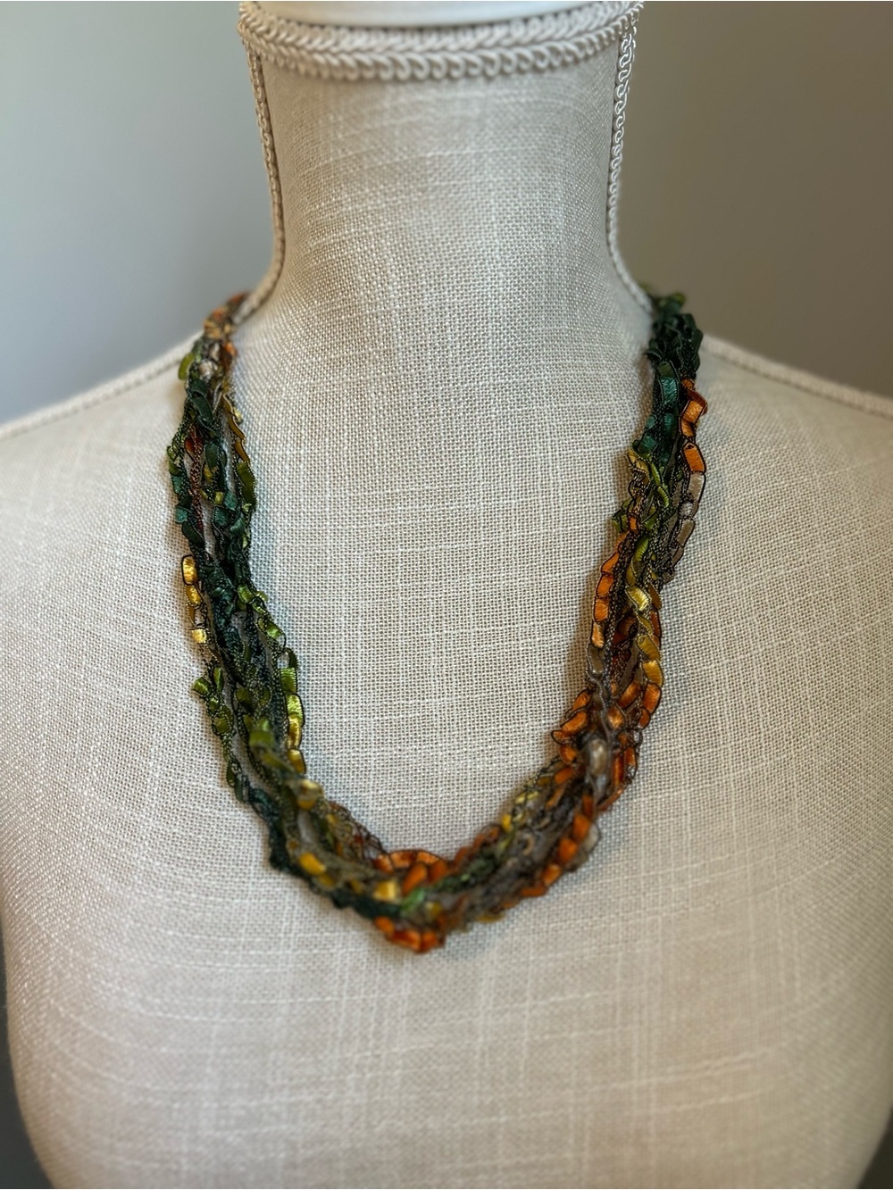 Multicolor Ladder Ribbon Necklace - Picture 5 of 6